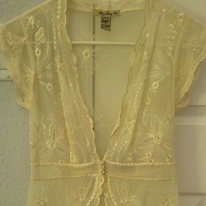 Forever 21 Size Small Cream lace blouse/overlet